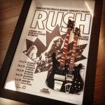 Quadro ‎Geddy Lee com Mini Guitarra Double Neck
