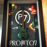 Quadro com Mini Contra Baixo Banda P7