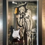 Quadro Steven Tyler com Mini Guitarra