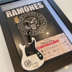 Quadro CJ Ramone com Mini Contra Baixo