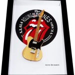Quadro Keith Richards com Mini Guitarra