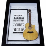 Quadro Johnny Cash com Mini Violo